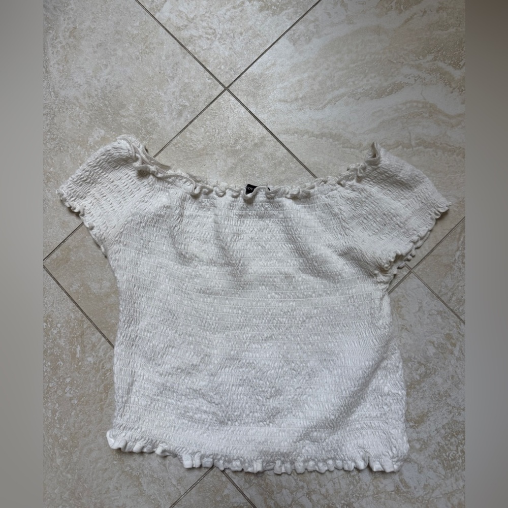 Brandy Melville White off the shoulder crop top #croptop